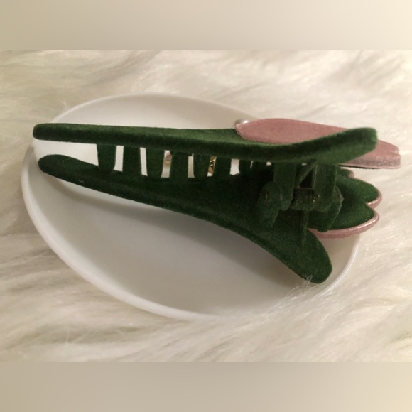 Unique elegant floral/tulip stud/dangle earrings & tulip hair clip - Picture 4 of 5